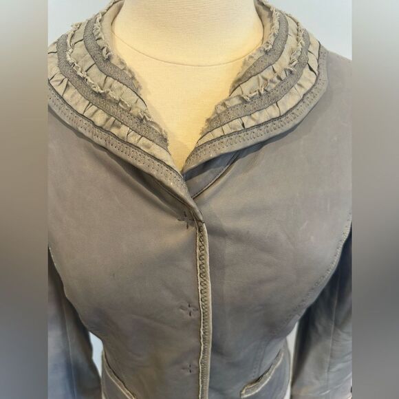 Elie Tahari Women's Gray Ruffled Leather Jacket Size Small Petite - Picture 2 of 10